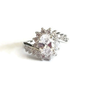 Clear CZ Rhinestone Flower Ring in Silver Size 6
